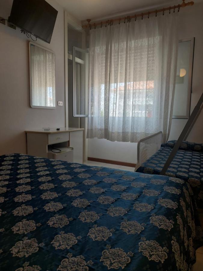 Hotel Venus Ричоне Екстериор снимка