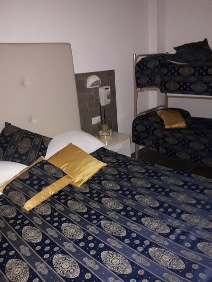 Hotel Venus Ричоне Екстериор снимка